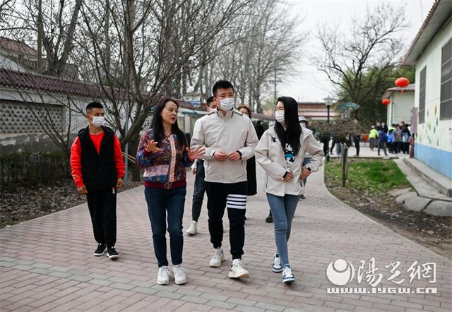 让爱传递下去！木森红豆团队爱心公益活动在木森网络举行